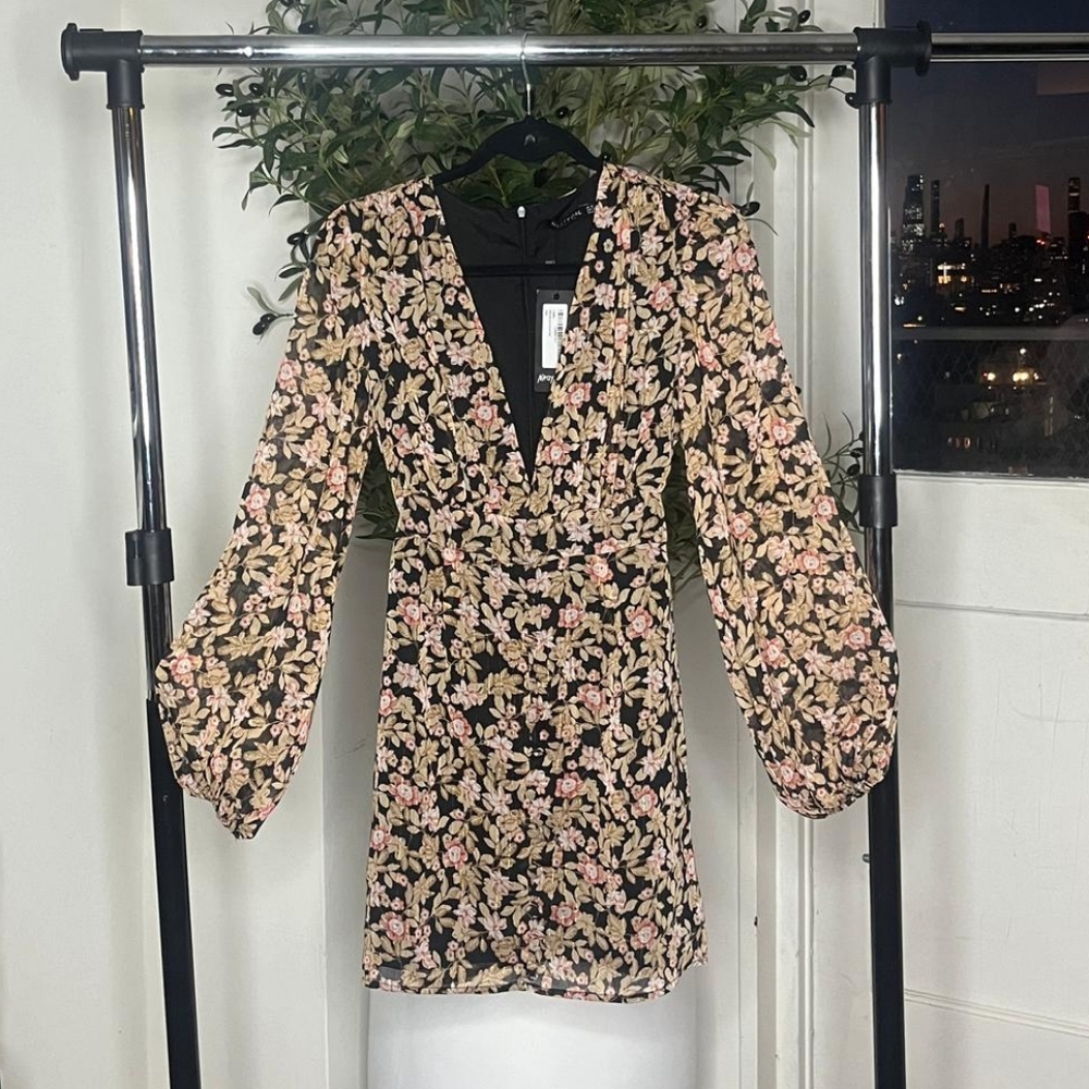 Nasty Gal Nothin But Love Floral mini dress size 4